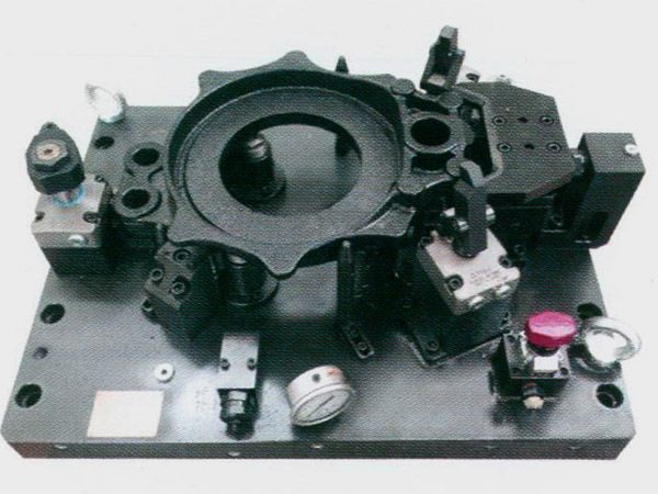 製(zhi)動器(qi)底闆液(ye)壓裌具